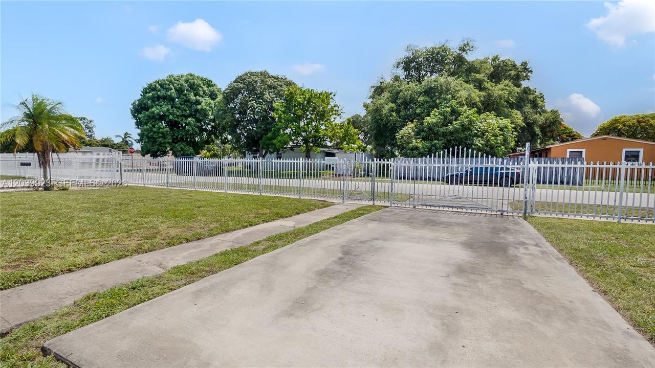 En Venta: $399,999 (3 camas, 1 baños, 915 Pies cuadrados)