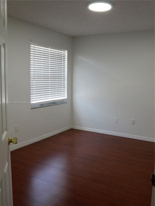 For Rent: $4,500 (4 beds, 2 baths, 2075 Square Feet)