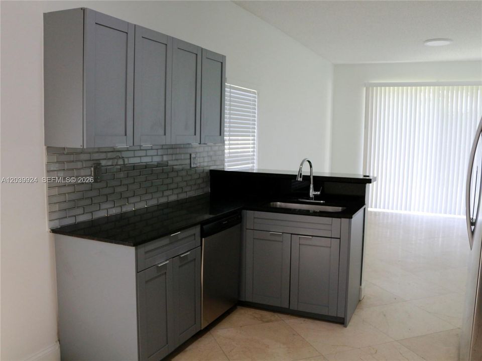 For Rent: $4,500 (4 beds, 2 baths, 2075 Square Feet)