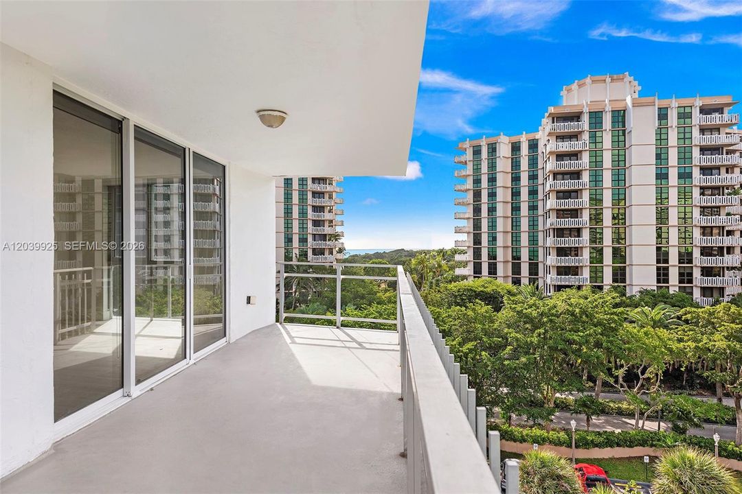 For Sale: $2,200,000 (3 beds, 3 baths, 2281 Square Feet)
