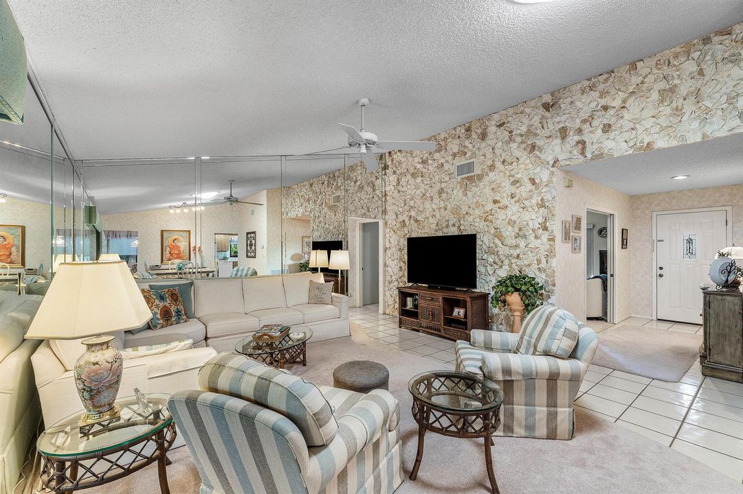 06-7852 Cloverfield Cir-MLS