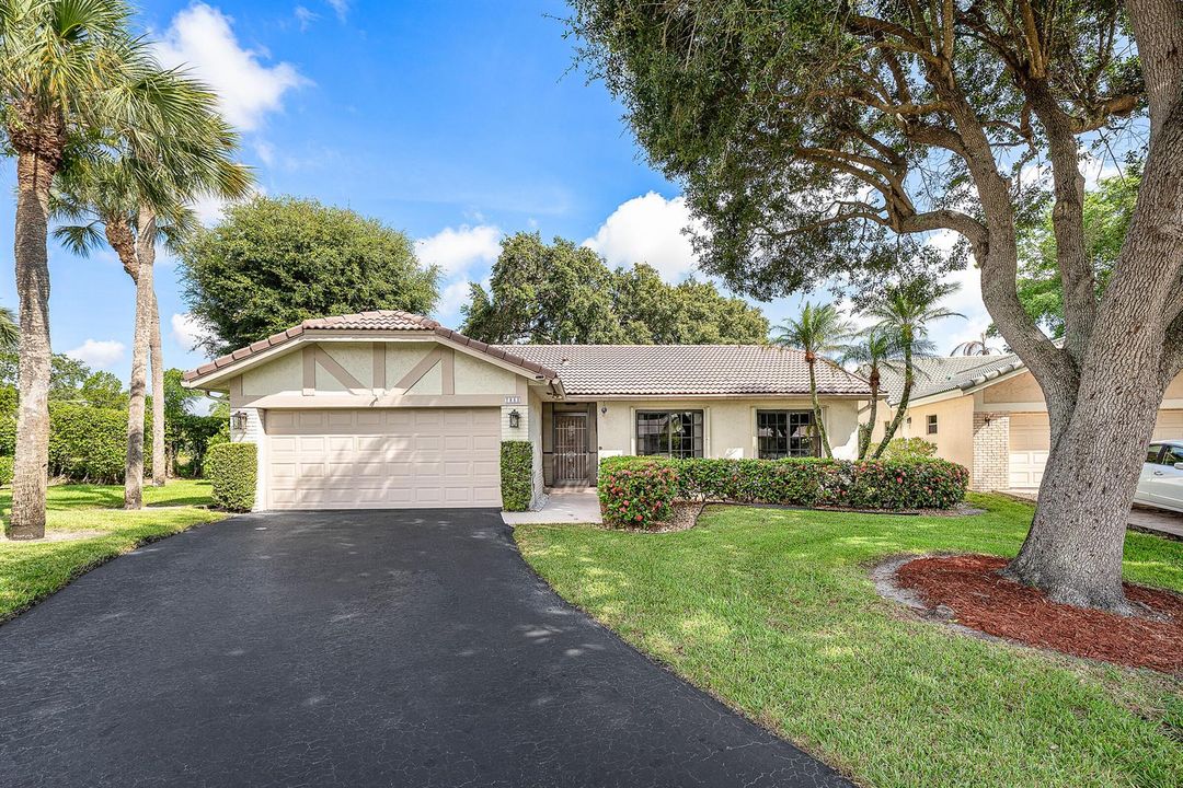 02-7852 Cloverfield Cir-MLS