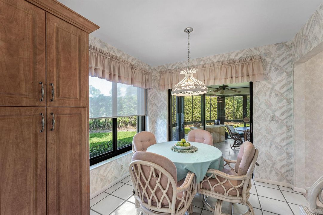 20-7852 Cloverfield Cir-MLS