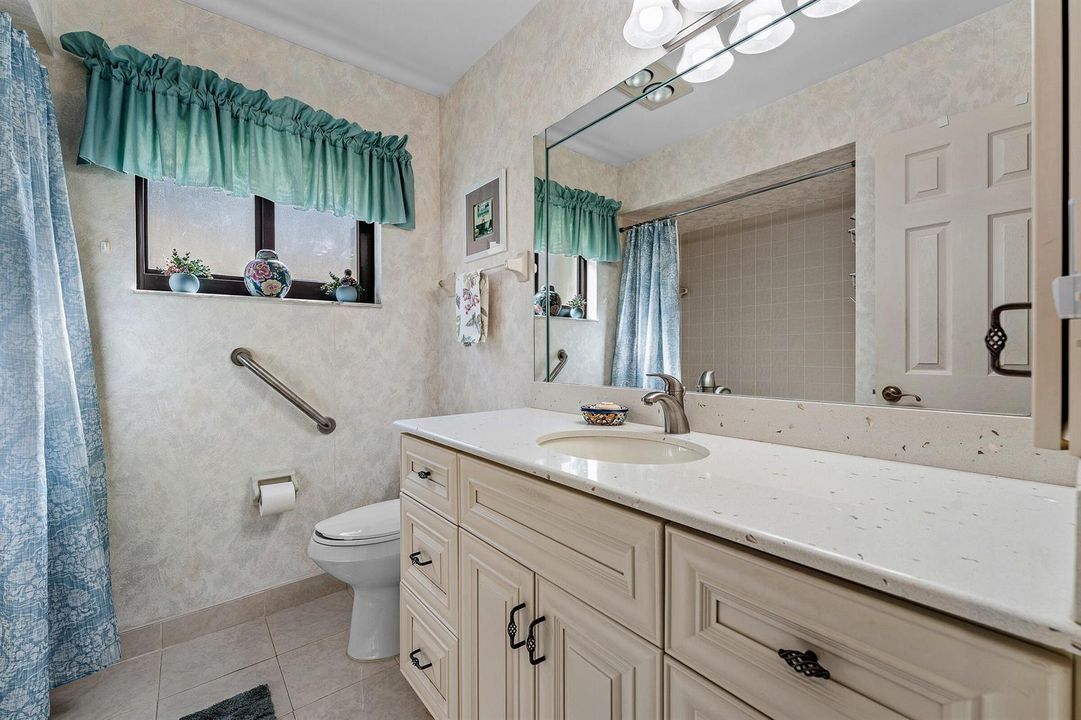 24-7852 Cloverfield Cir-MLS