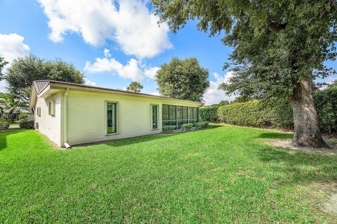 30-7852 Cloverfield Cir-MLS