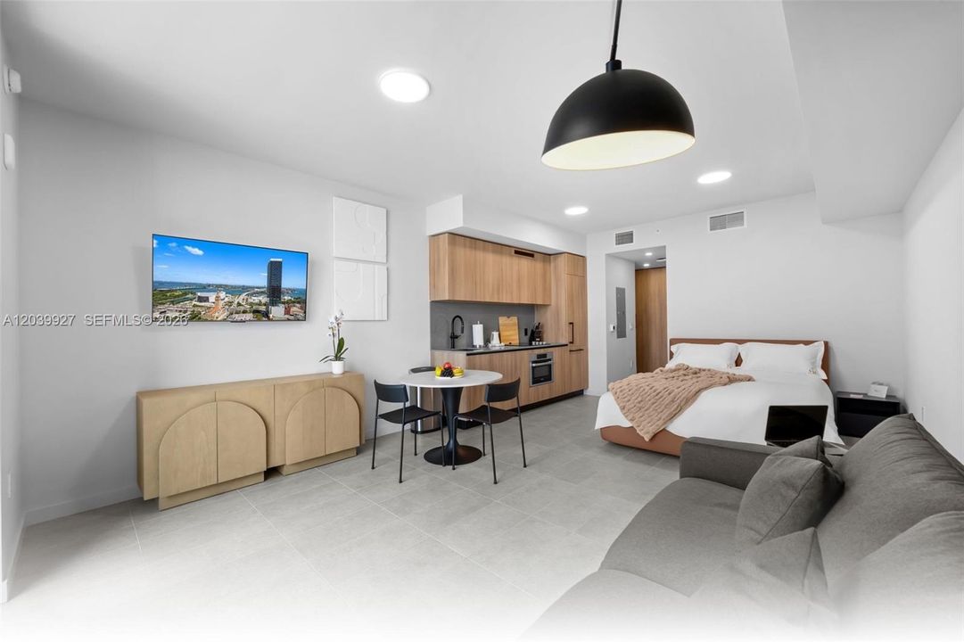 For Sale: $468,000 (0 beds, 1 baths, 412 Square Feet)