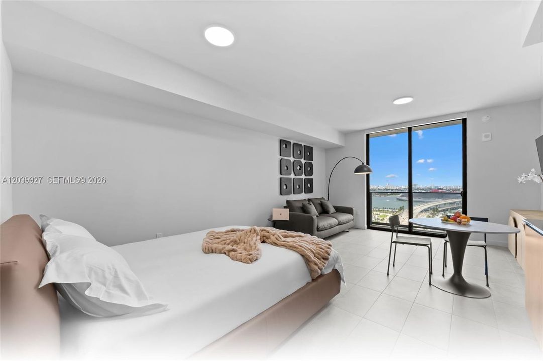 For Sale: $468,000 (0 beds, 1 baths, 412 Square Feet)
