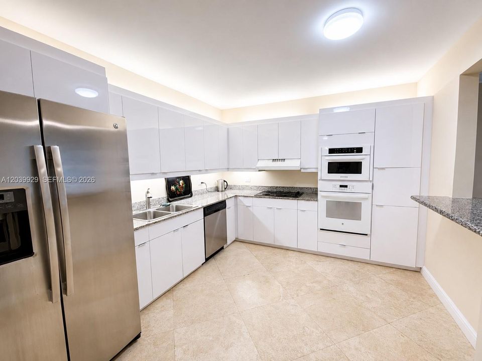 For Rent: $4,200 (2 beds, 2 baths, 1480 Square Feet)