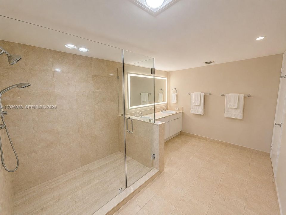 For Rent: $4,200 (2 beds, 2 baths, 1480 Square Feet)