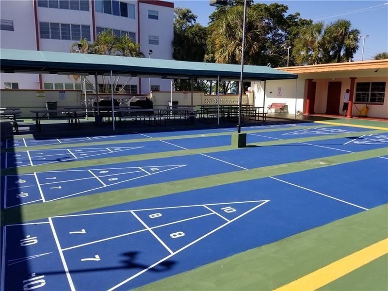 Oakland Estates Shuffleboard