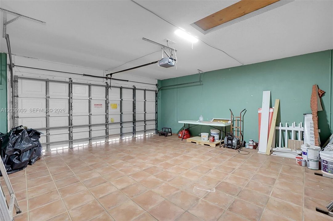 En Renta: $4,500 (4 camas, 3 baños, 2393 Pies cuadrados)