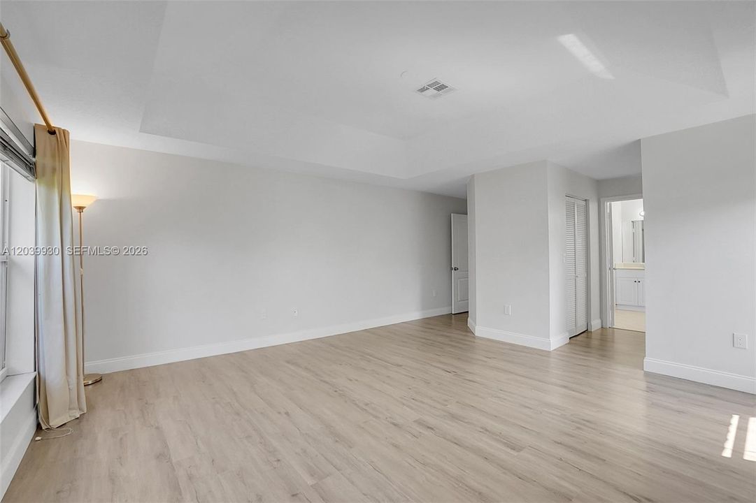 En Renta: $4,500 (4 camas, 3 baños, 2393 Pies cuadrados)
