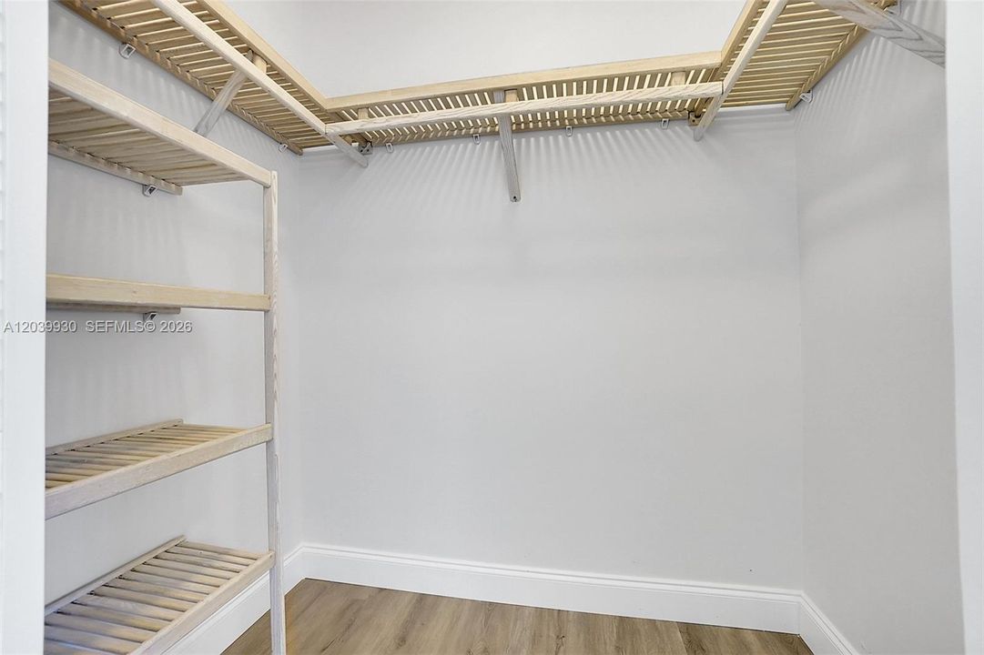 En Renta: $4,500 (4 camas, 3 baños, 2393 Pies cuadrados)