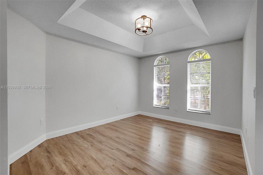 En Renta: $4,500 (4 camas, 3 baños, 2393 Pies cuadrados)