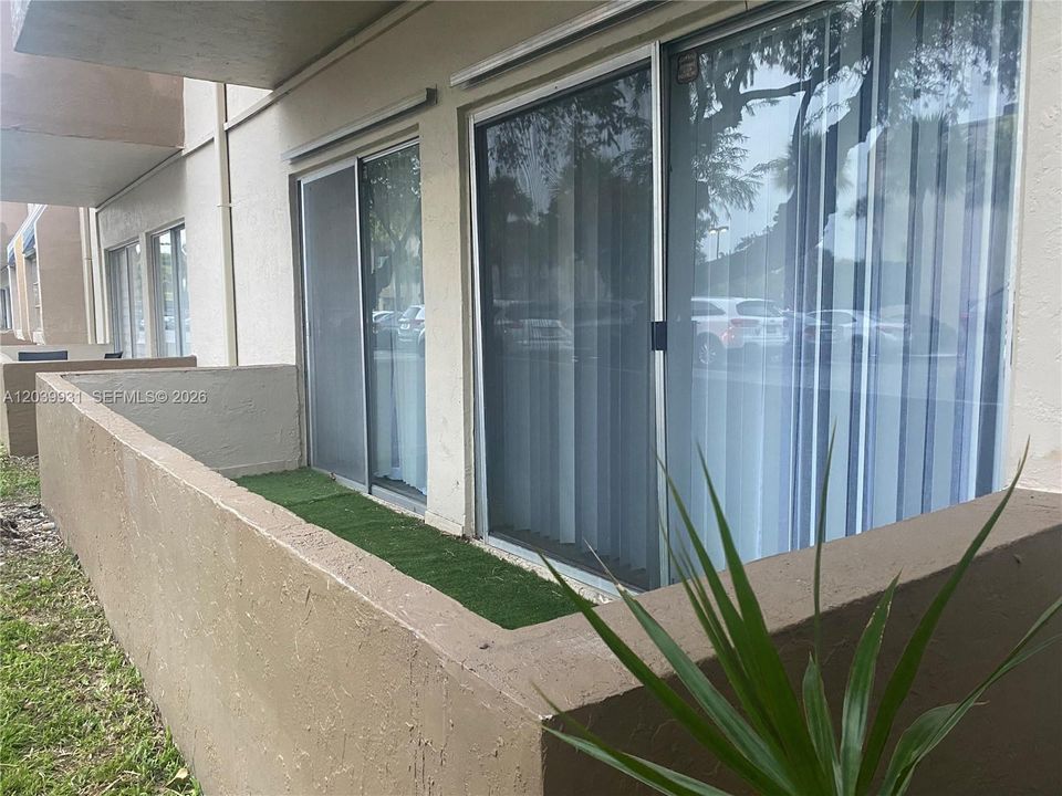 В аренду: $1,900 (1 спален, 1 ванн, 715 Квадратных фут)