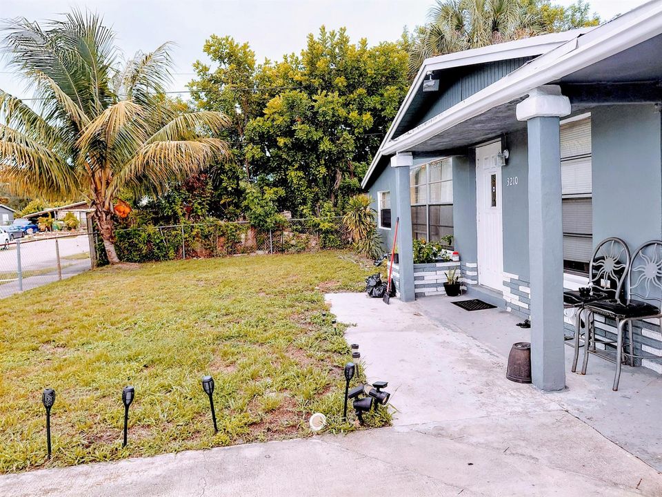 3210 NW 18th Pl _ 4