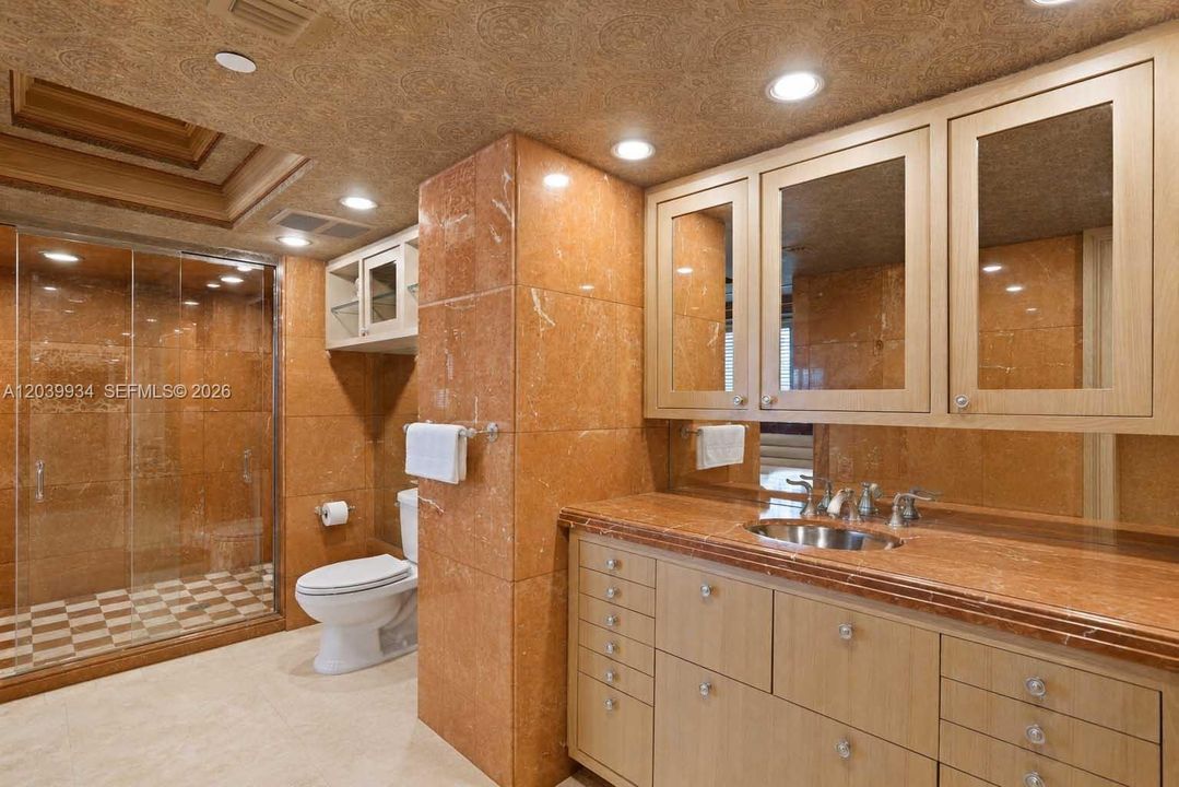 На продажу: $6,495,000 (4 спален, 2 ванн, 5517 Квадратных фут)