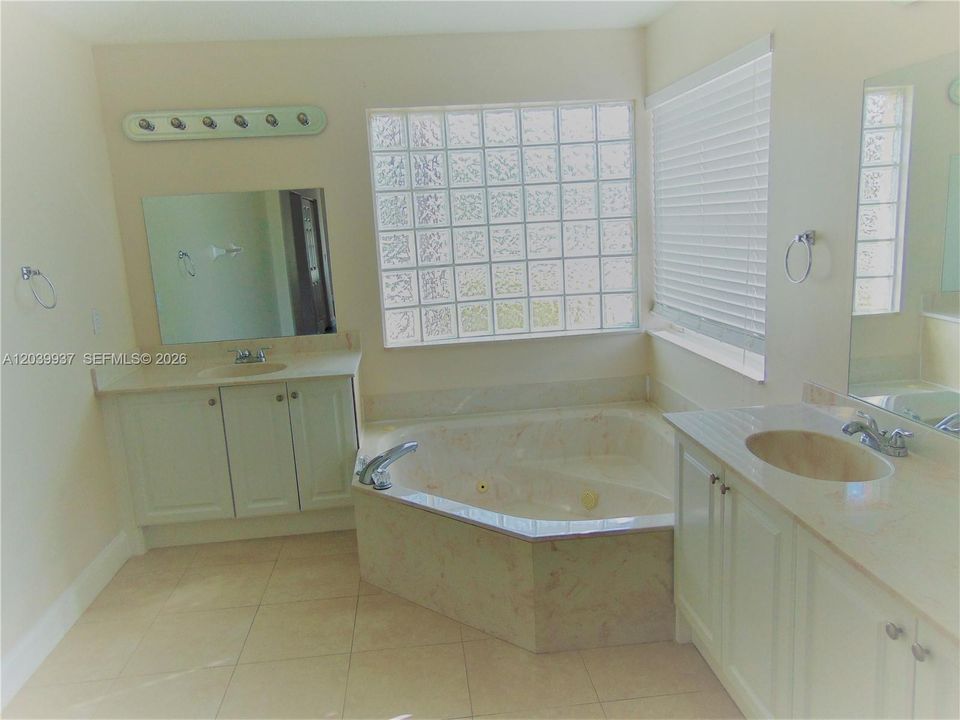 For Sale: $875,000 (4 beds, 3 baths, 3006 Square Feet)