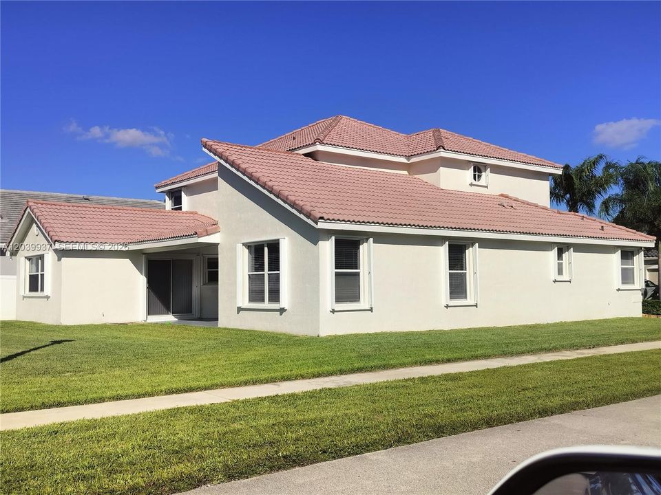 For Sale: $875,000 (4 beds, 3 baths, 3006 Square Feet)
