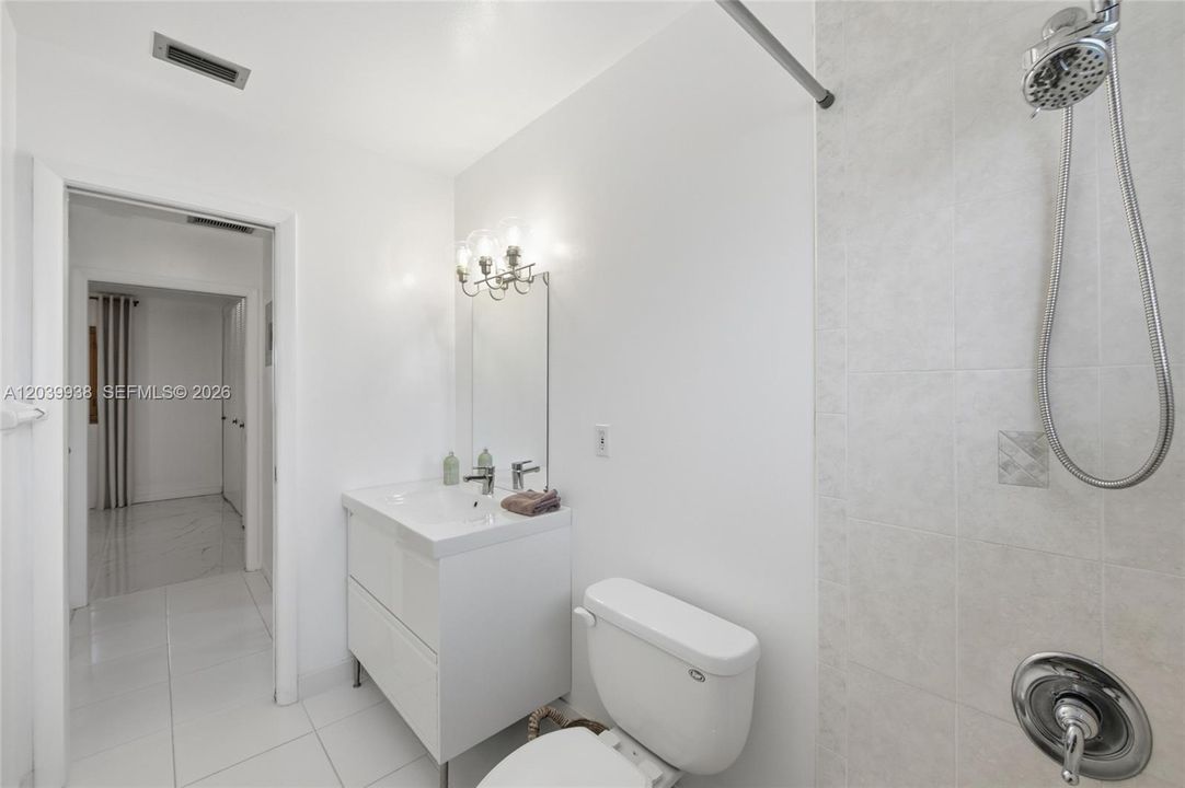 For Sale: $139,900 (2 beds, 1 baths, 815 Square Feet)