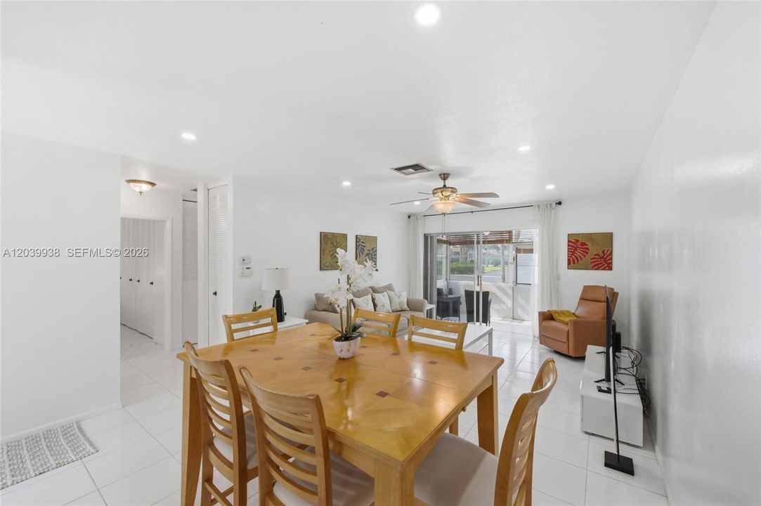 For Sale: $139,900 (2 beds, 1 baths, 815 Square Feet)
