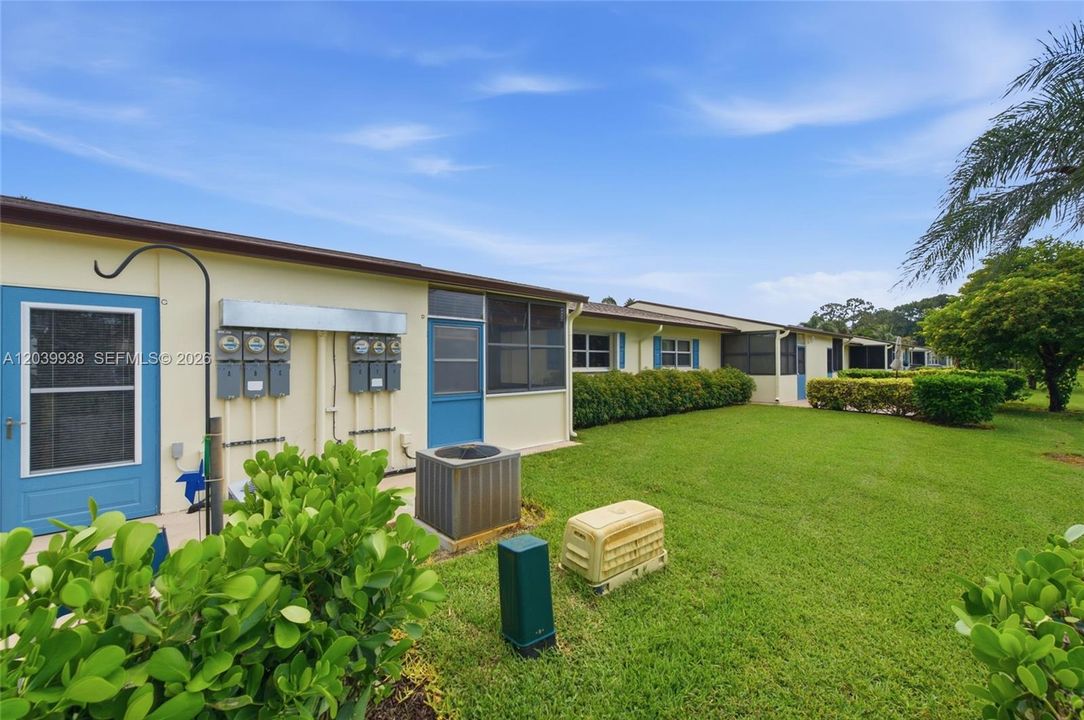 For Sale: $139,900 (2 beds, 1 baths, 815 Square Feet)