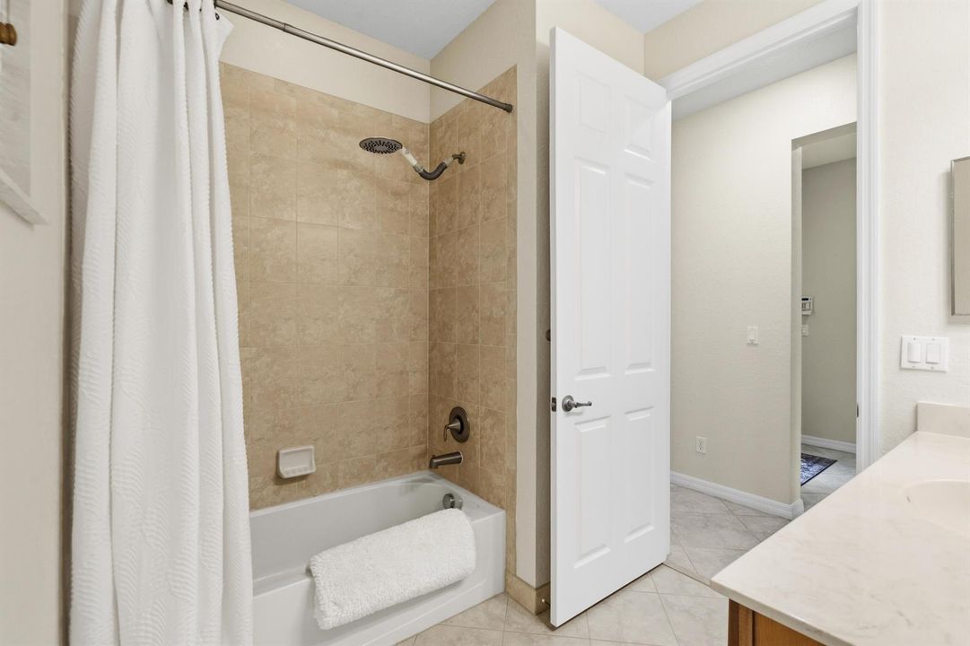 Guest Full Bath