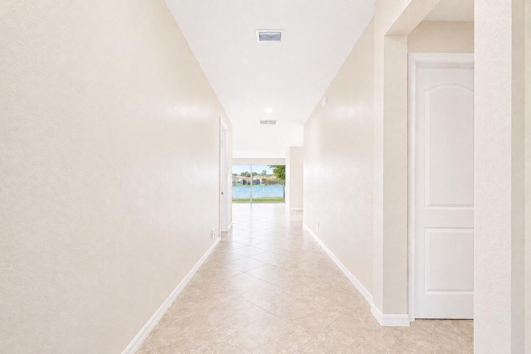 Long Beautiful Entrance foyer