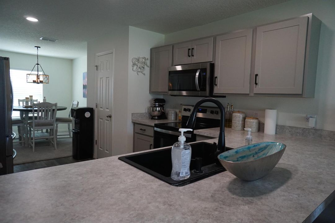 Kitchen alt view