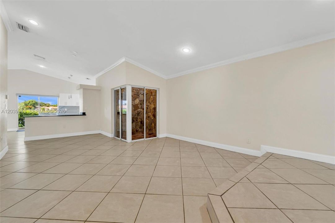 For Rent: $3,250 (3 beds, 2 baths, 1565 Square Feet)