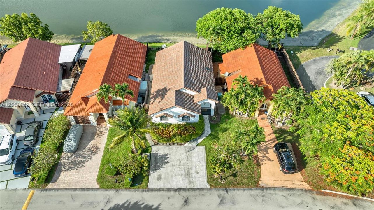 For Rent: $3,250 (3 beds, 2 baths, 1565 Square Feet)