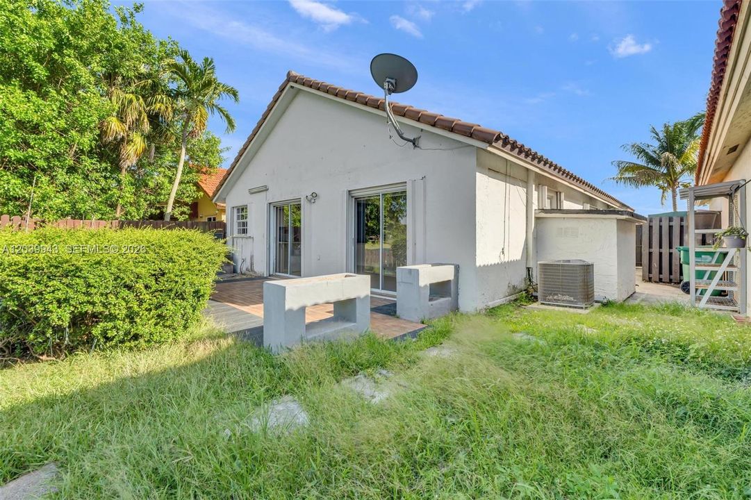 For Rent: $3,250 (3 beds, 2 baths, 1565 Square Feet)