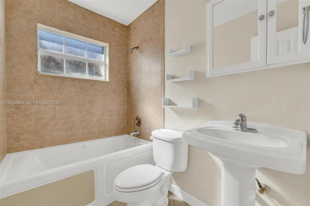 For Rent: $3,250 (3 beds, 2 baths, 1565 Square Feet)