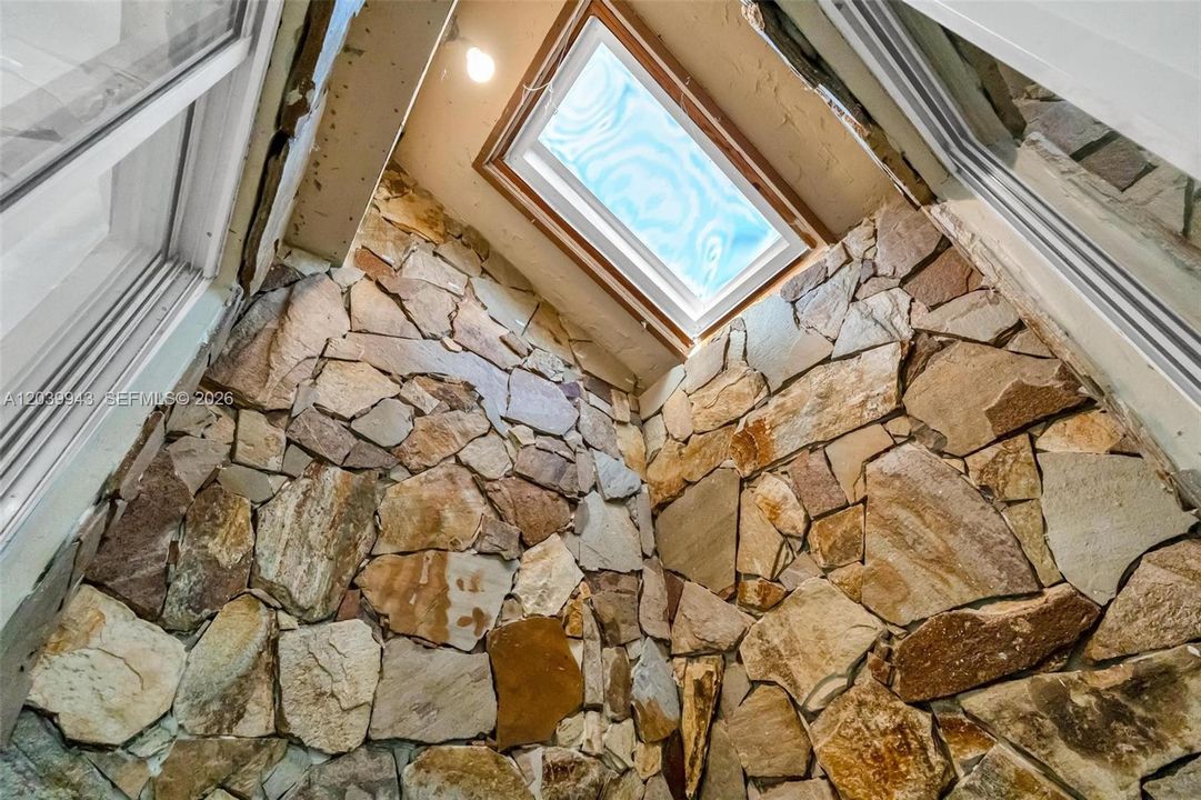 For Rent: $3,250 (3 beds, 2 baths, 1565 Square Feet)