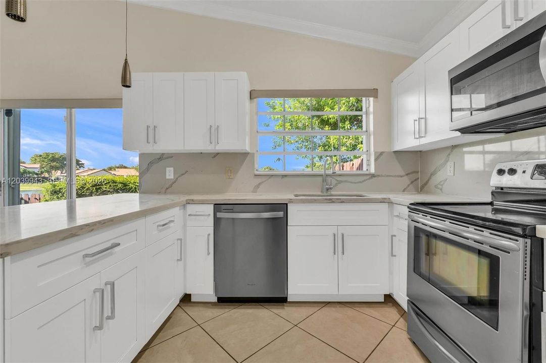 For Rent: $3,250 (3 beds, 2 baths, 1565 Square Feet)