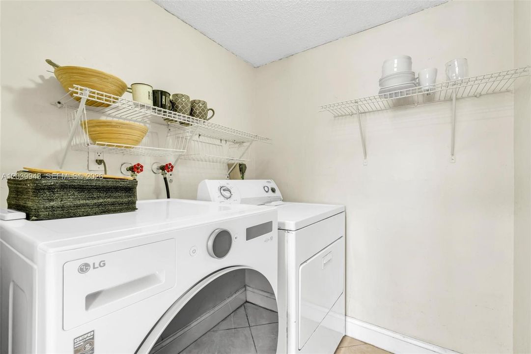 For Rent: $3,250 (3 beds, 2 baths, 1565 Square Feet)
