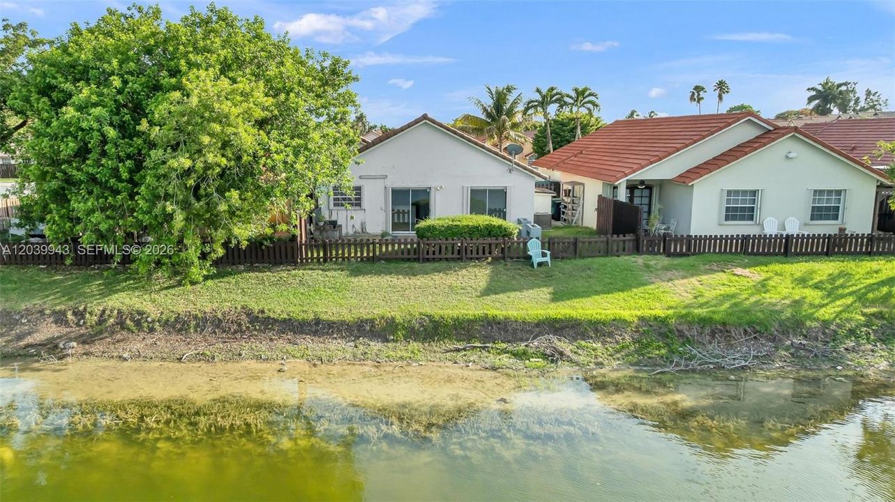 For Rent: $3,250 (3 beds, 2 baths, 1565 Square Feet)