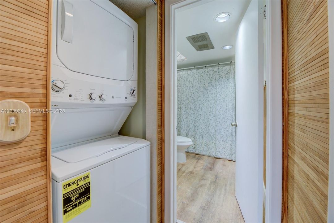На продажу: $249,000 (2 спален, 2 ванн, 1508 Квадратных фут)