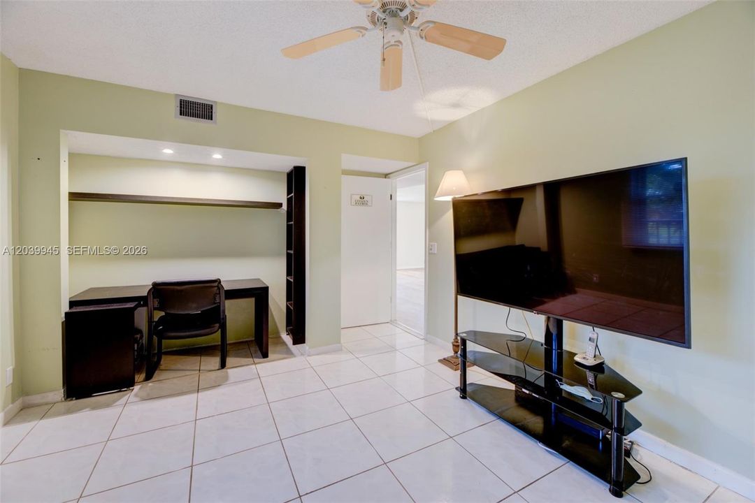 На продажу: $249,000 (2 спален, 2 ванн, 1508 Квадратных фут)