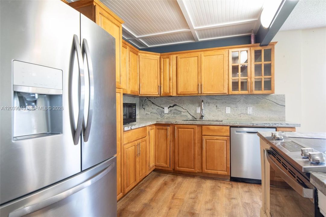 На продажу: $249,000 (2 спален, 2 ванн, 1508 Квадратных фут)