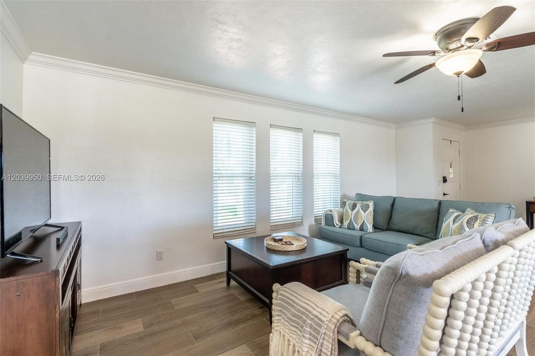 For Sale: $510,000 (3 beds, 2 baths, 1405 Square Feet)