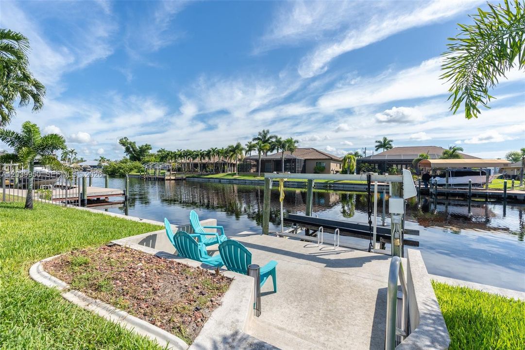 For Sale: $510,000 (3 beds, 2 baths, 1405 Square Feet)