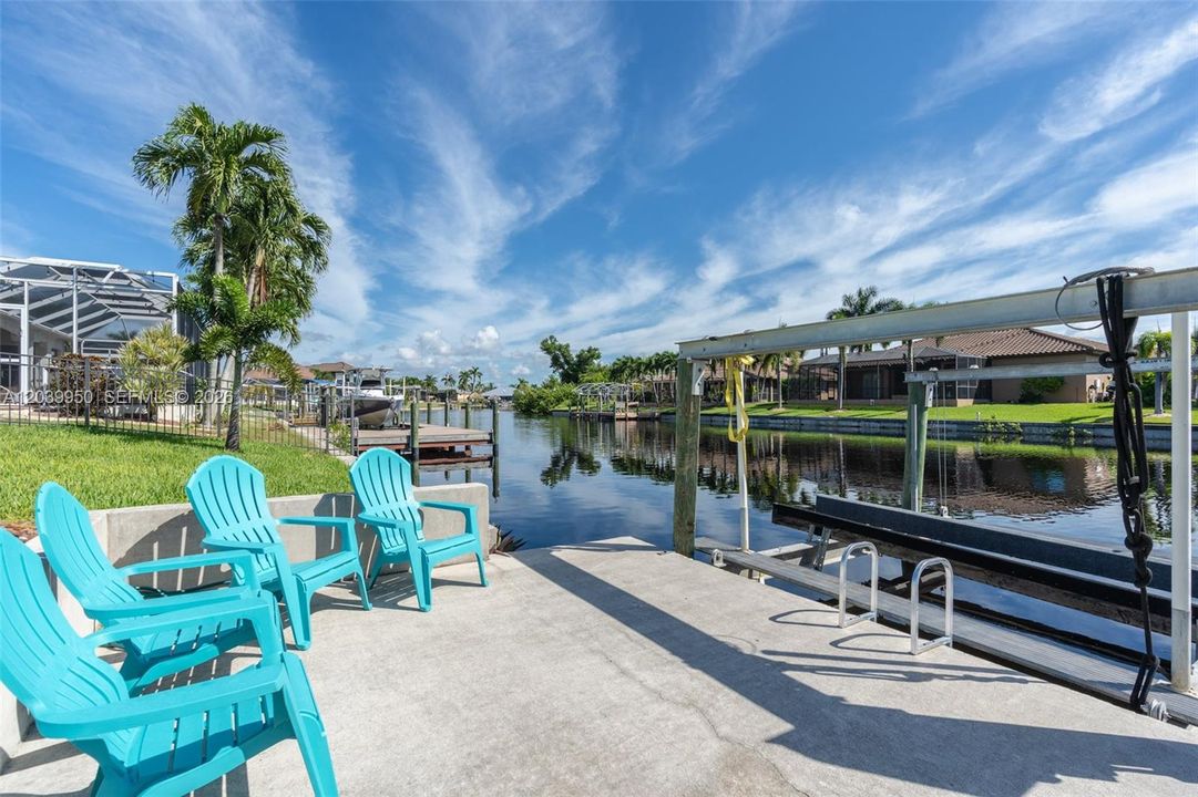 For Sale: $510,000 (3 beds, 2 baths, 1405 Square Feet)