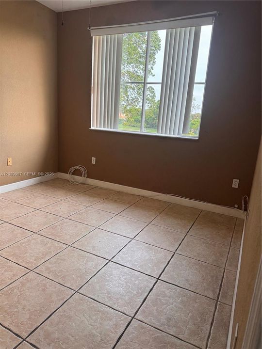For Rent: $2,200 (2 beds, 2 baths, 967 Square Feet)