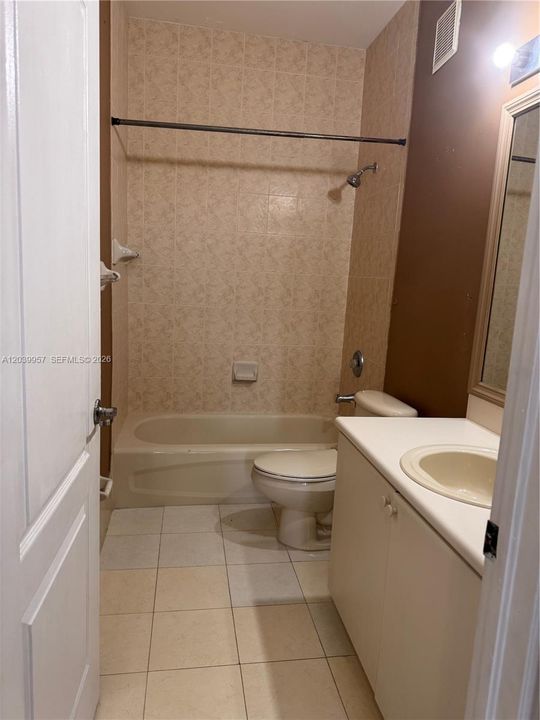 For Rent: $2,200 (2 beds, 2 baths, 967 Square Feet)