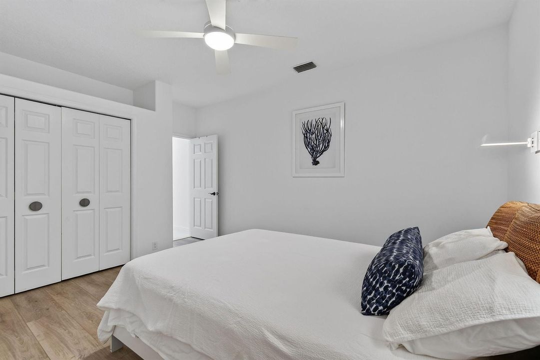 8091SEWoodlakeLane(57)