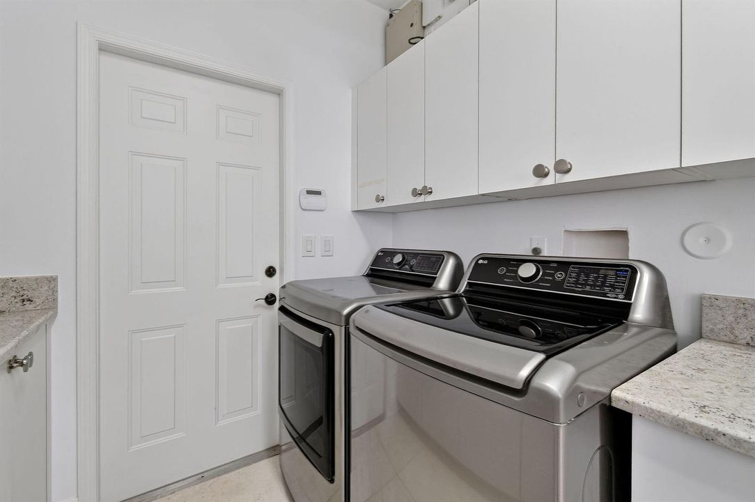8091SEWoodlakeLane(63)