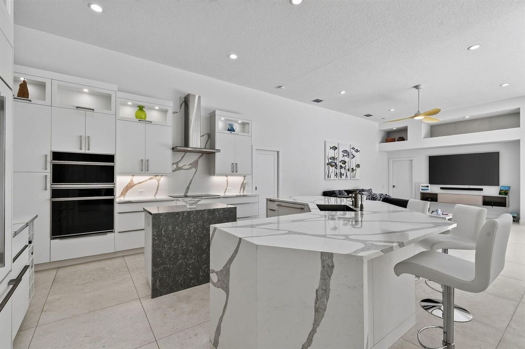 8091SEWoodlakeLane(30)