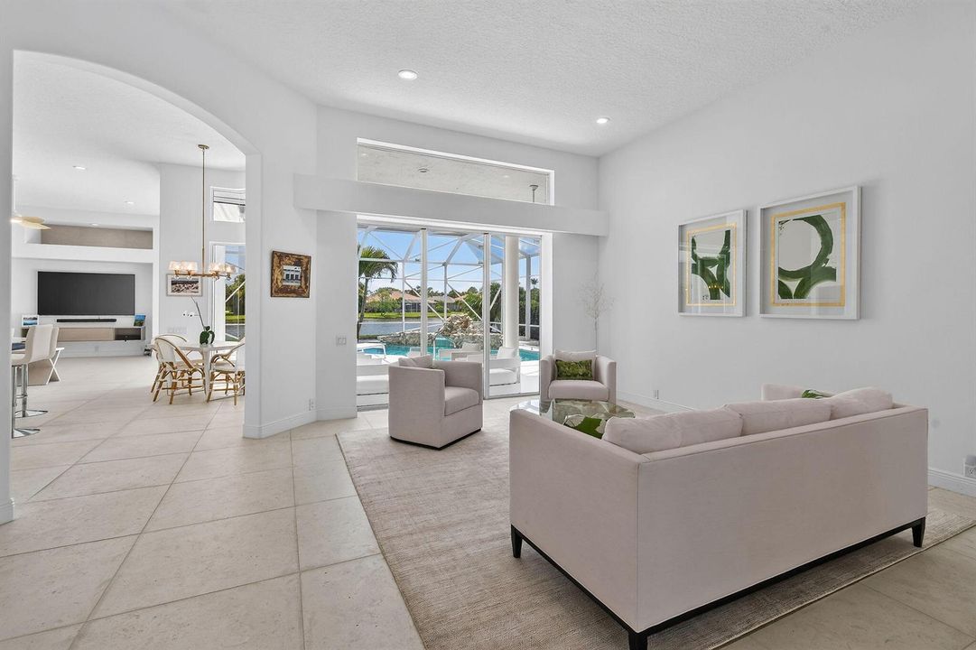 8091SEWoodlakeLane(16)