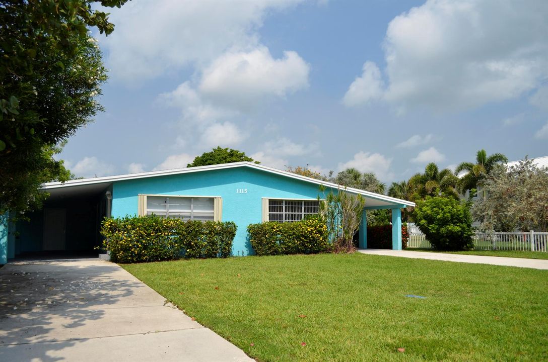 1115 Hernando